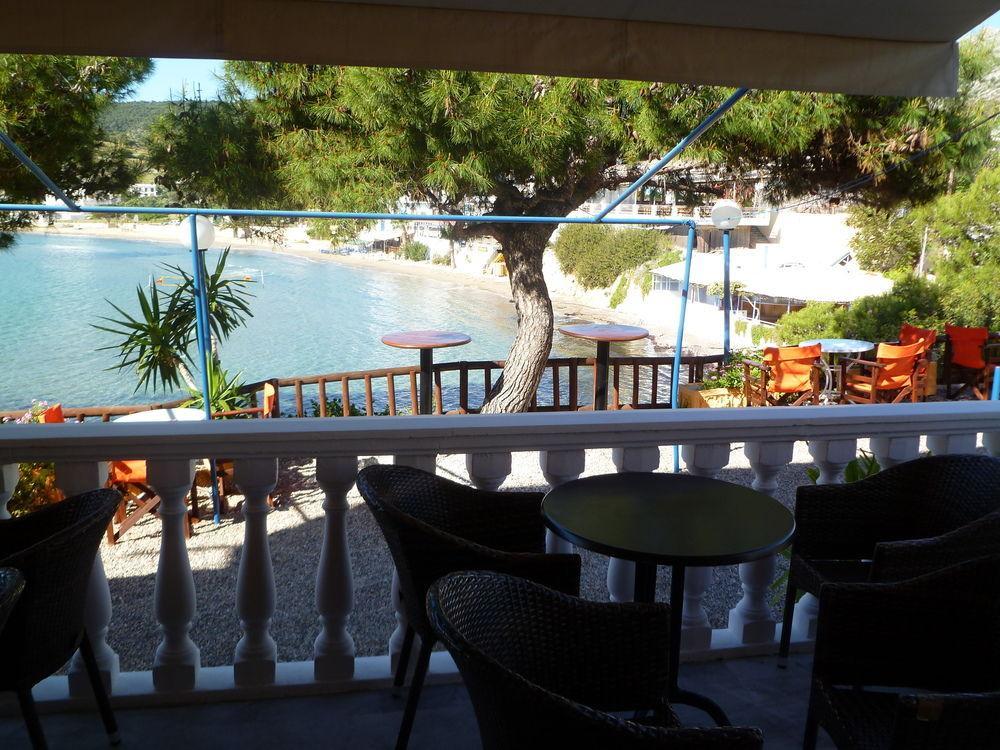Hotel Liberty II Agia Marina  Esterno foto