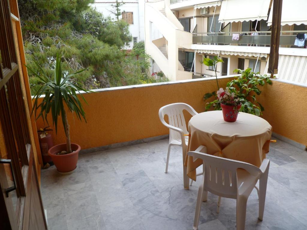 Hotel Liberty II Agia Marina  Esterno foto